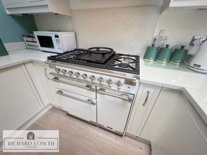 Feature Gas Hob- click for photo gallery